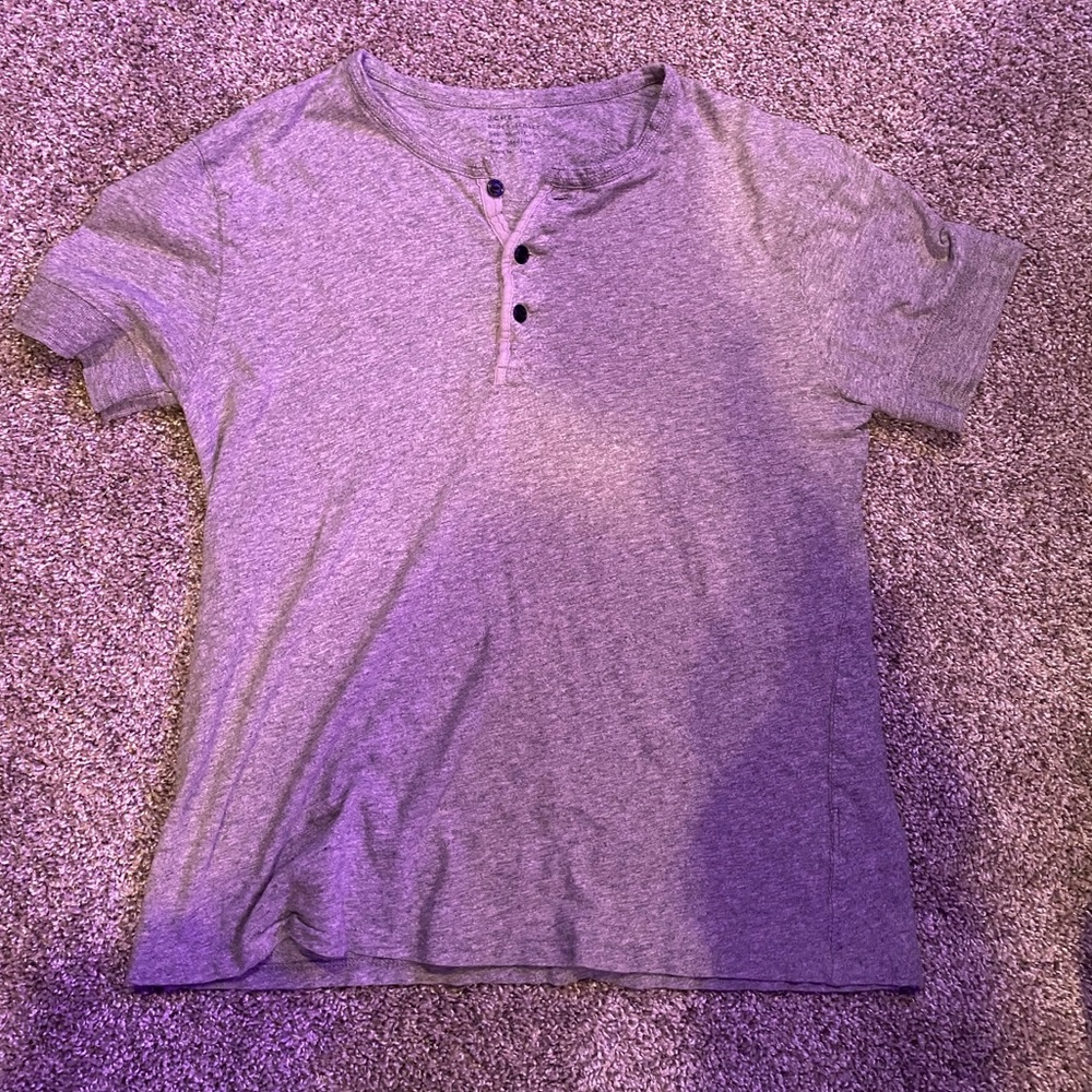 j crew mens casual nice t-shirt with buttons